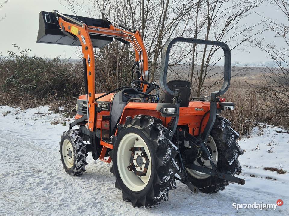 Traktorek KUBOTA GL261D 26 44 Wspomaganie Ładowacz czołowy Małuszyn sprzedam
