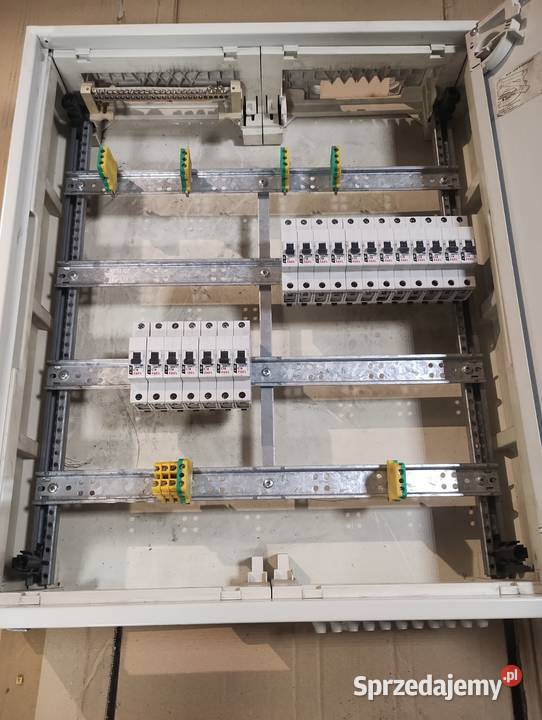 Skrzynka elektryczna szer 55 wys 65 gr 14 Wągrowiec