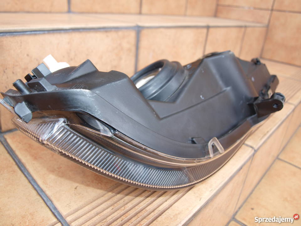 Astra 2 lampa lewa przód ciemna 1998 2004r Kalisz