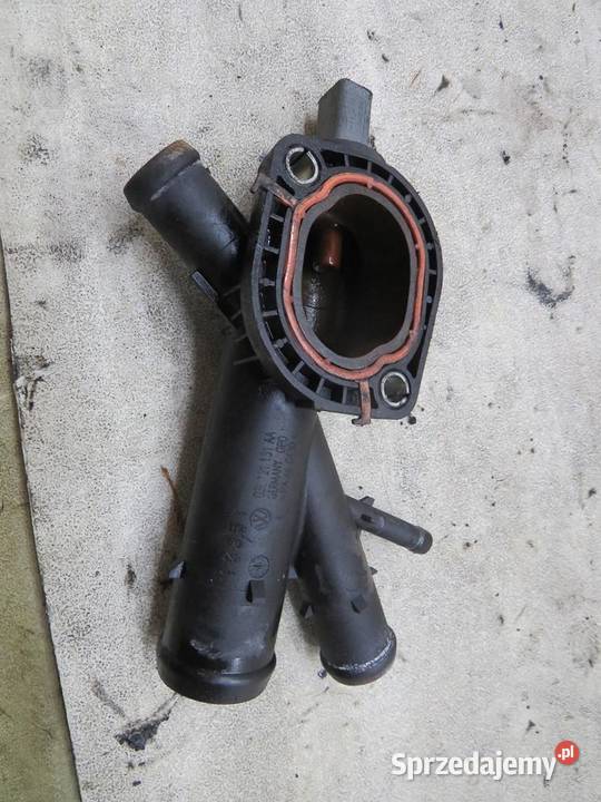 OBUDOWA TERMOSTATU 16TDI PASSAT B7 03L121131AA
