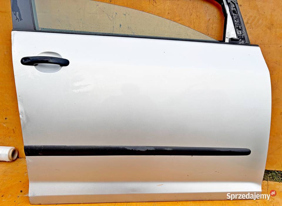 VW GOLF V PLUS 08r DRZWI PRAWY PRZÓD KOLOR LA7W Drzwi