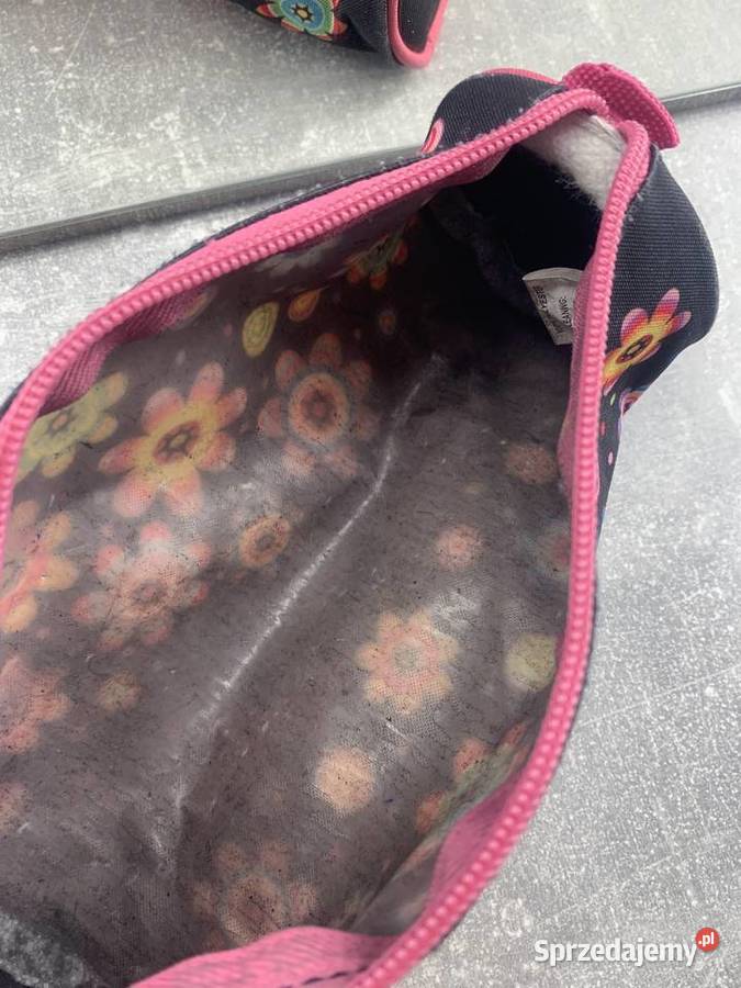 Piórnik kwiatki HIT jedna komora tuba Jasło