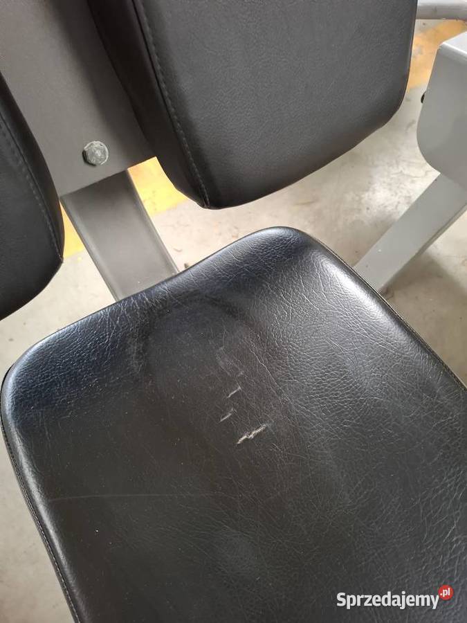 Ławka do ćwiczeń na mięśnie brzucha z regulacją Wałcz