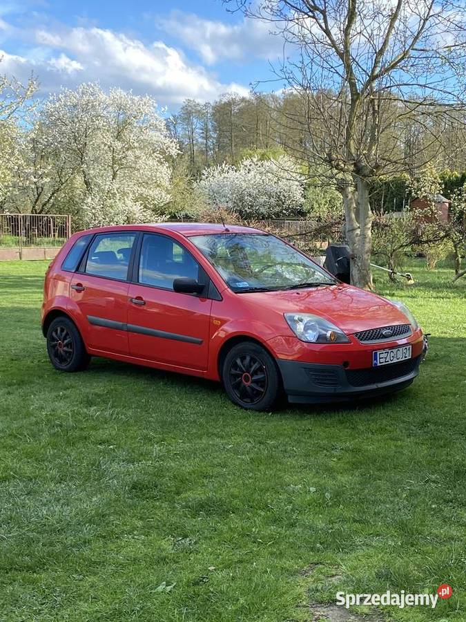 Ford fiesta 2006 czerwony drugi wlaściciel