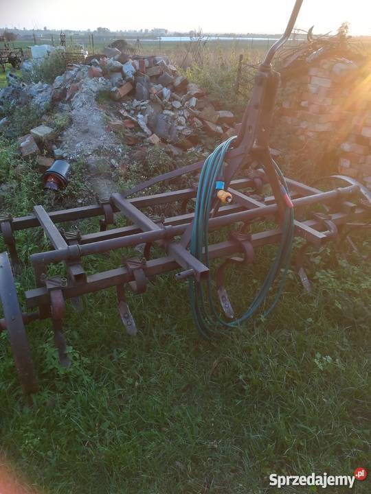 Sprzedam ciągniki z osprzętem Kozi Róg sprzedam