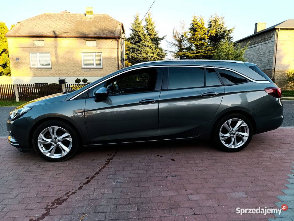 Opel Astra kombi 1.6 diesel 2018r serwisowany BOGATE WYPOSAZENIE