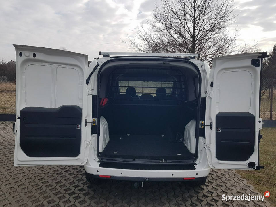Fiat Doblo MAXI 5 OSÓB DŁUGI KLIMA 6BIEGÓW garażowany sprzedam