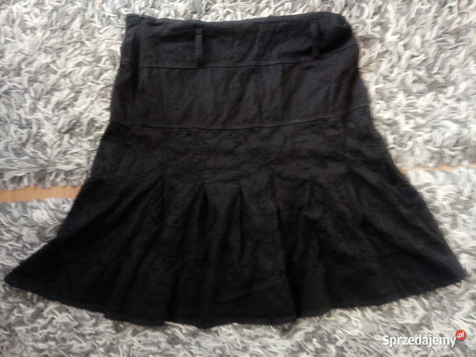 Czarna spódnica z haftem Rozkloszowana  Chrzanów