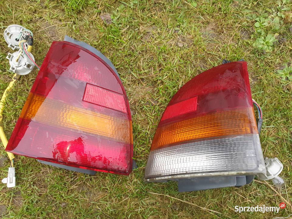 Lampa tylna prawa Toyota Starlet P9 9699