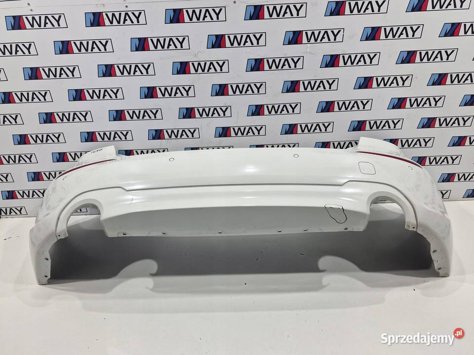 BMW 1 F40 ZDERZAK TYŁ TYLNY 4 PDC ORYGINAŁ A300