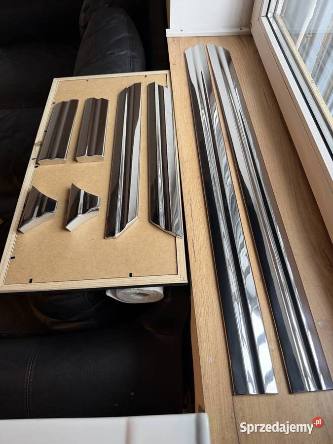 Listwy na dole drzwi Gaz 21 Wołga 12 Model