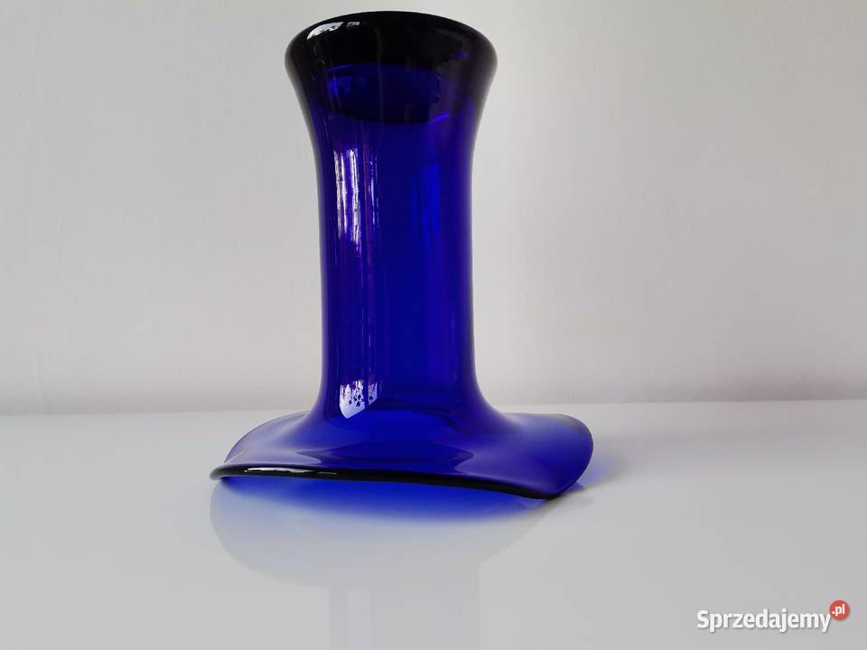 Stary niebieski wazon szkło kobaltowe design PRL Katowice