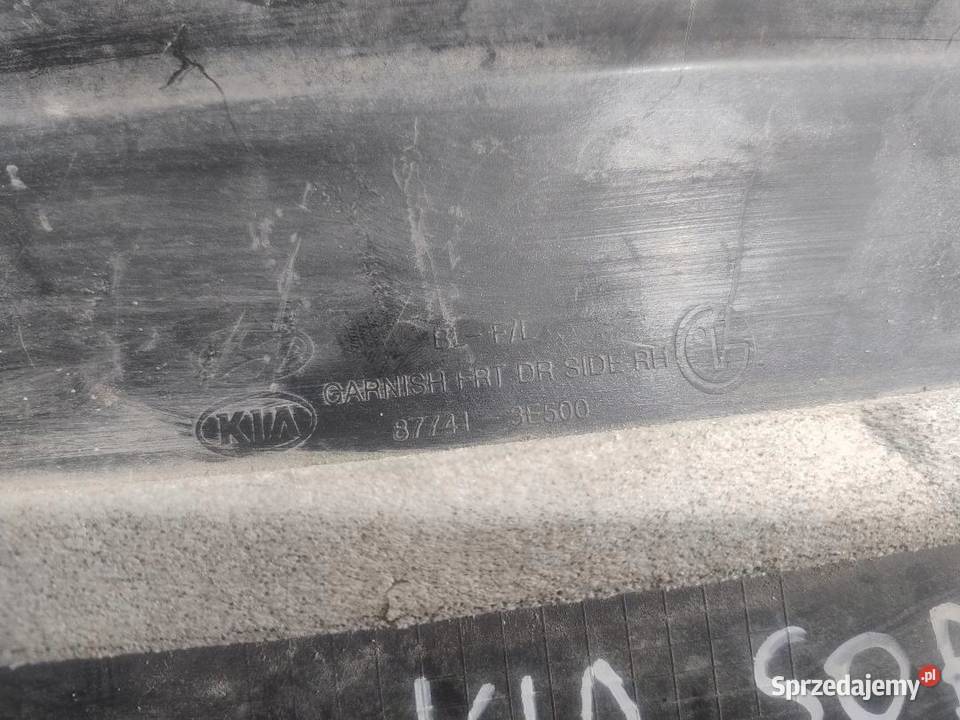 LISTWA DRZWI PRAWY PRZÓD KIA SORENTO 877413E500 Listwy wielkopolskie