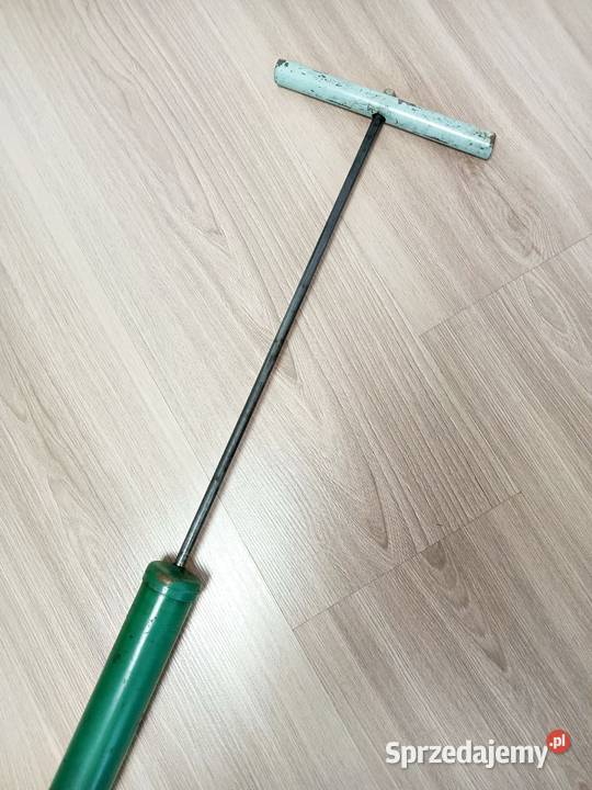 Stara pompka rowerowa zielona PRL małopolskie
