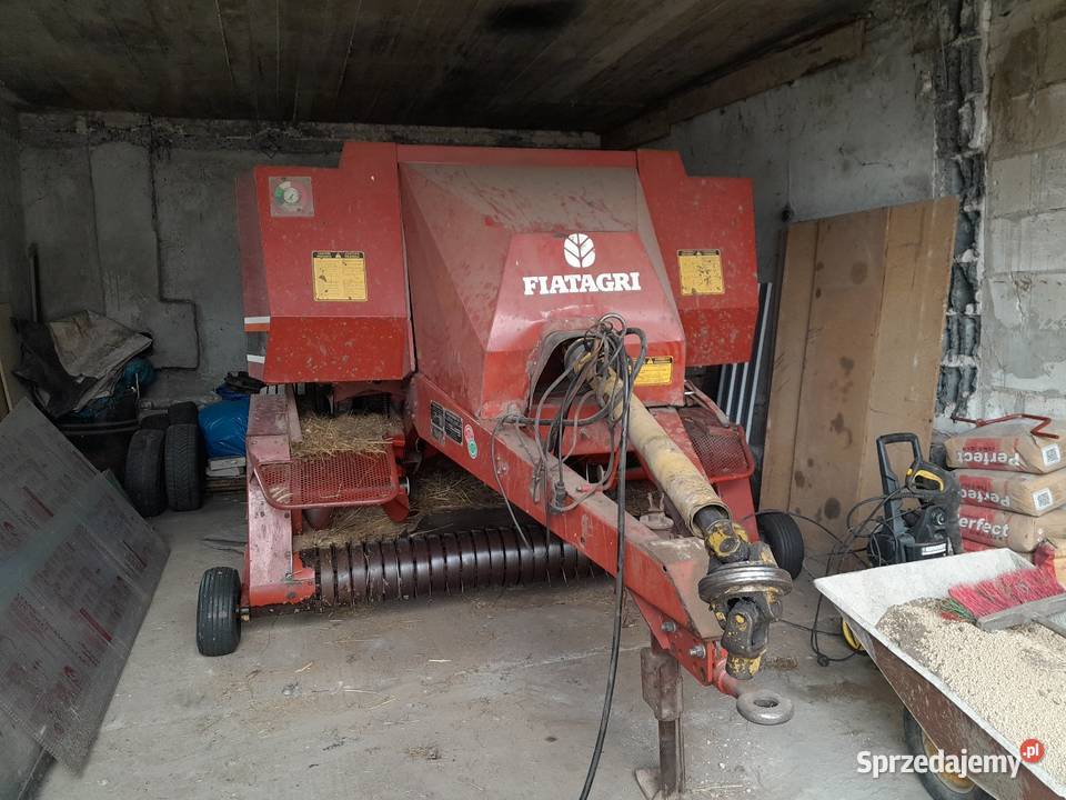 Prasa kostka kostkujaca hesston 4600