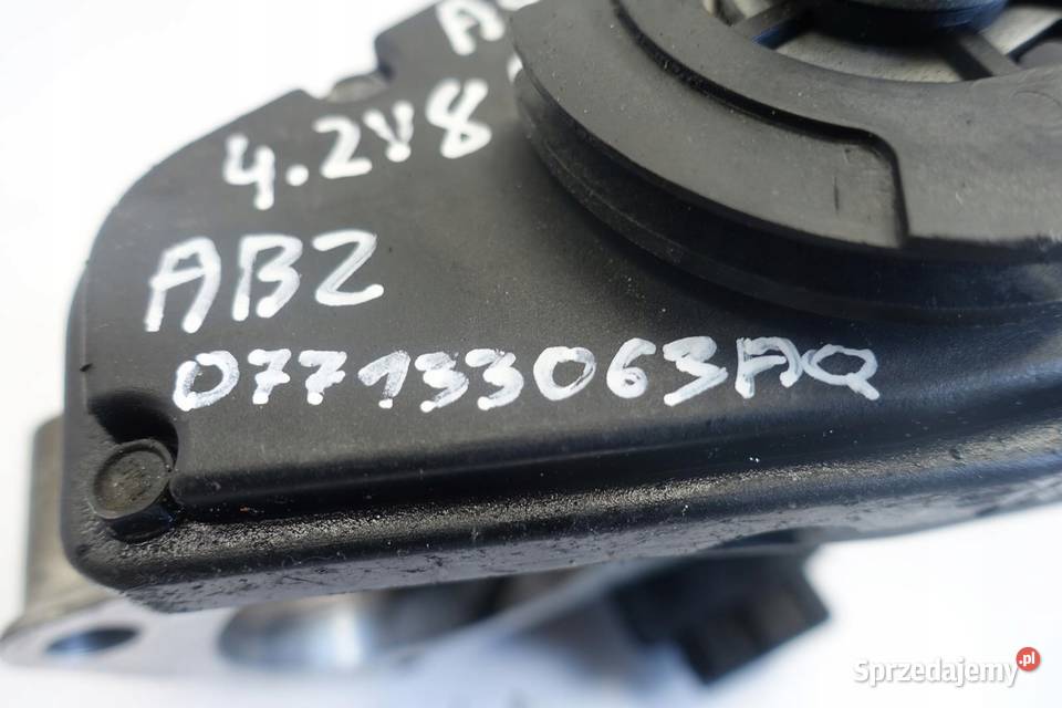 Audi A8 D2 42 V8 PRZEPUSTNICA 077133063AQ org Przepustnice Rudka