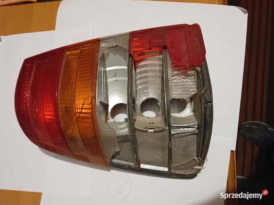 Lampa lampy tył tylne Mercedes W124 combi kombi osobowe podkarpackie Dębica