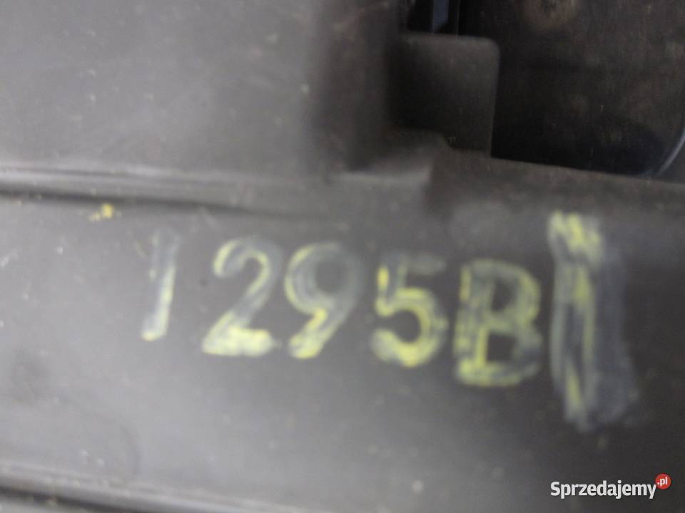 HYUNDAI I30 II 13r lampa prawa przód ANGLIK osobowe świętokrzyskie