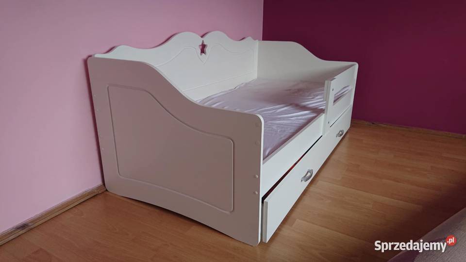 Łóżeczko dziewczynki mało używane w świetnym mazowieckie Szydłowiec sprzedam