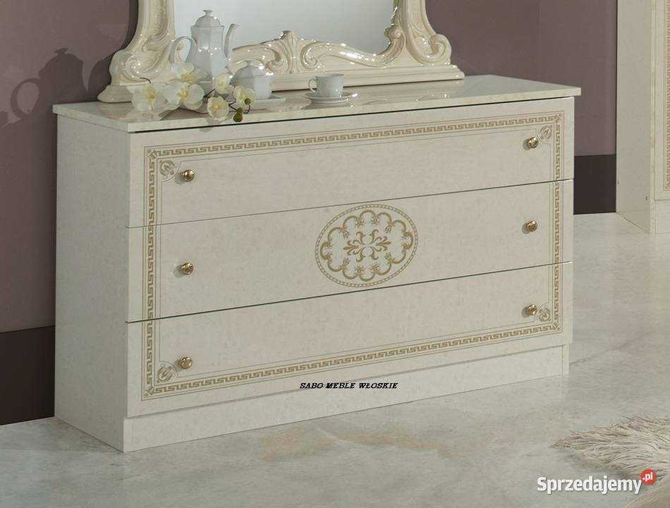 Klasyczna sypialnia beżowozłota z szafą Przemyśl