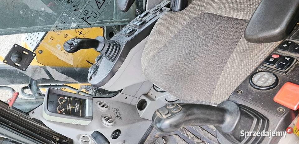 Koparka gasienicowa Volvo tez Leasing maszyny Warszawa