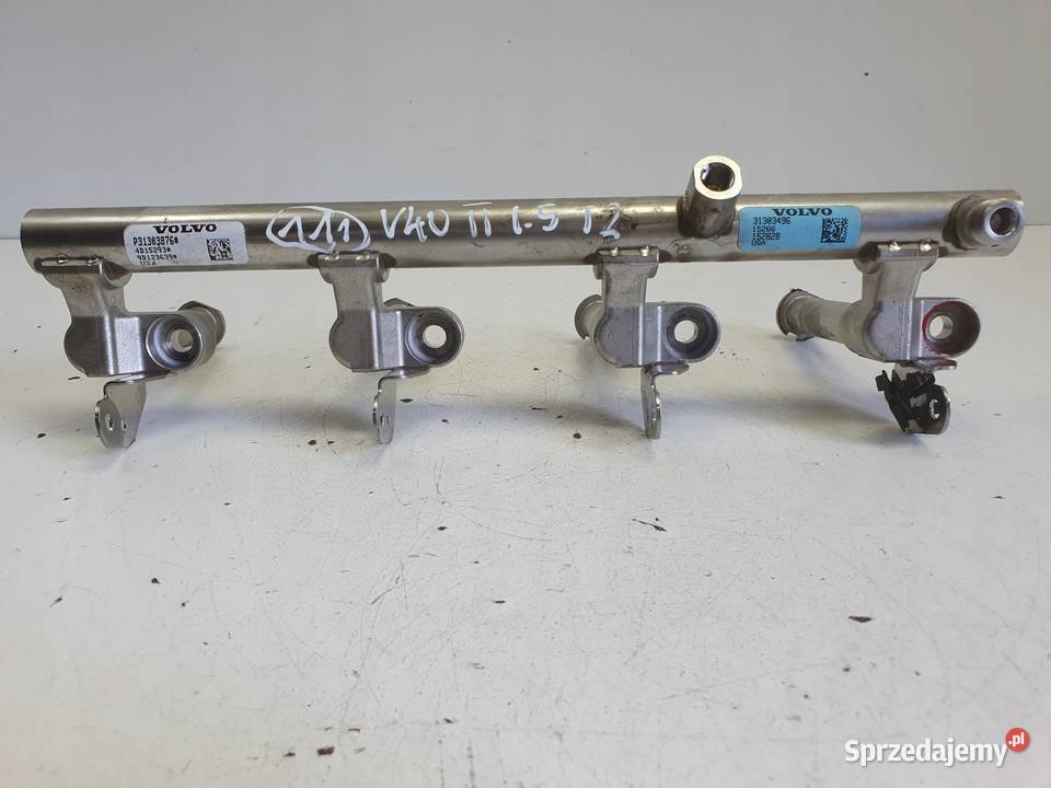 Volvo V40 II 15 T2 LISTWA WTRYSKOWA P31303876