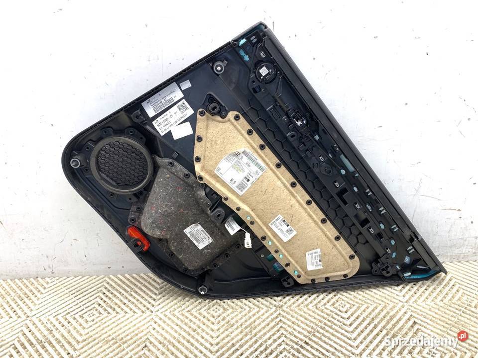 BOCZEK DRZWI LEWY TYŁ VW PASSAT B8 Kombi Tapicerki samochodowe