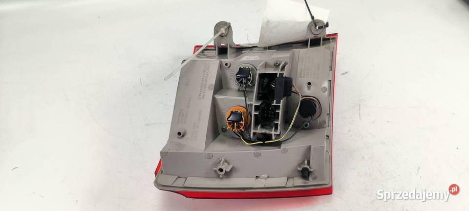 LAMPA PRAWA TYŁ SKODA OCTAVIA III 5E9945096A osobowe Lipno