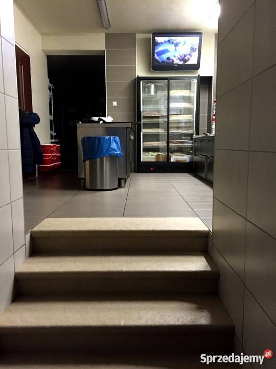 Odstąpię wyposażony LOKAL GASTRONOMICZNY w handlowo-usługowy Poznań sprzedam