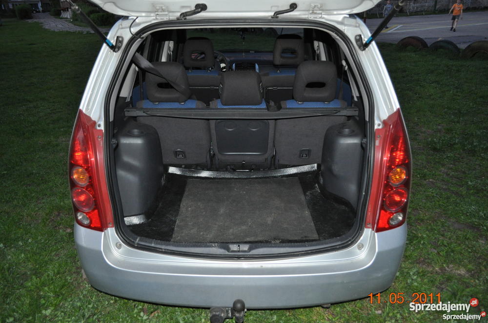 Mazda premacy салон