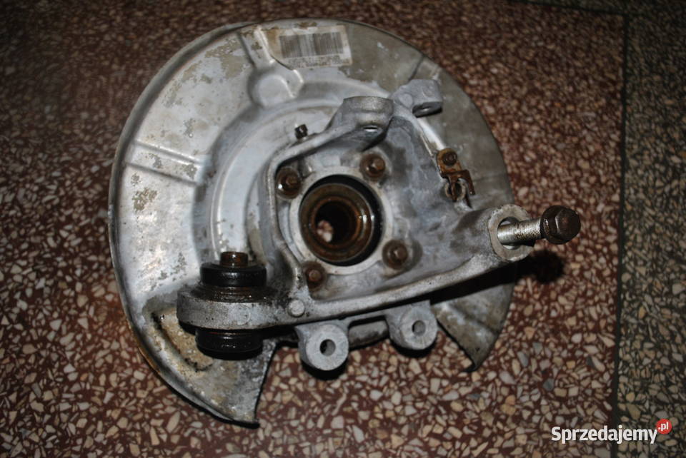 Zwrotnica z piasta prawy tył BMW E60 E61 mały Poręba