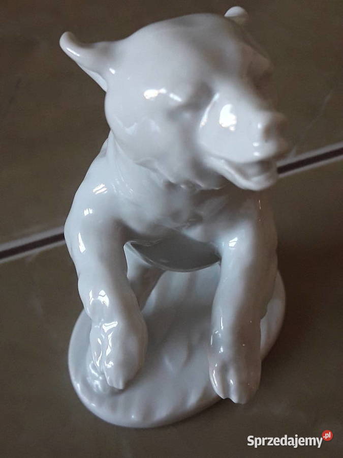 Porcelanowa figurka niedżwiadek KAISER Germany Porcelana i szkło lubelskie Janów Lubelski