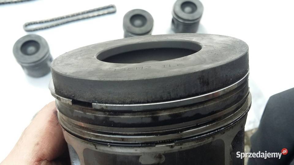 tłoki komplet 4 SZTUKI panewki łańcuchy 2 sztuki Knurów