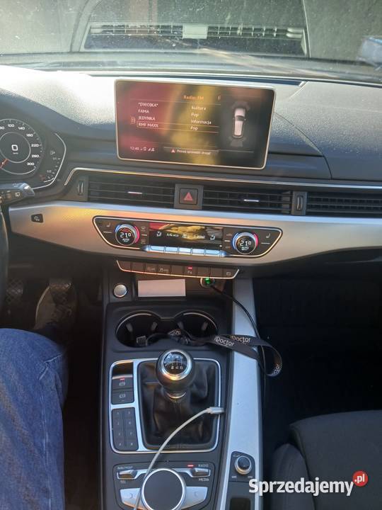 AUDI A4 avant 2018r 20 moc 220