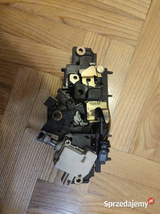Mechanizm Klamki Zamek klapy bagażnika Audi A6 Rok produkcji 2003 Kraków