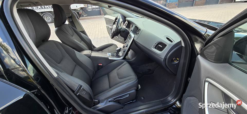VOLVO V60 20D 160 NAVI BLUETOOTH USBAUX MOŻLIWA Świdnik