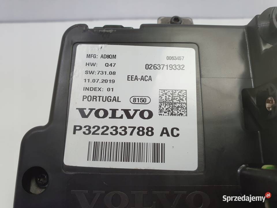 Volvo XC60 II 20 LICZNIK ZEGARY Ekran osobowe Janów