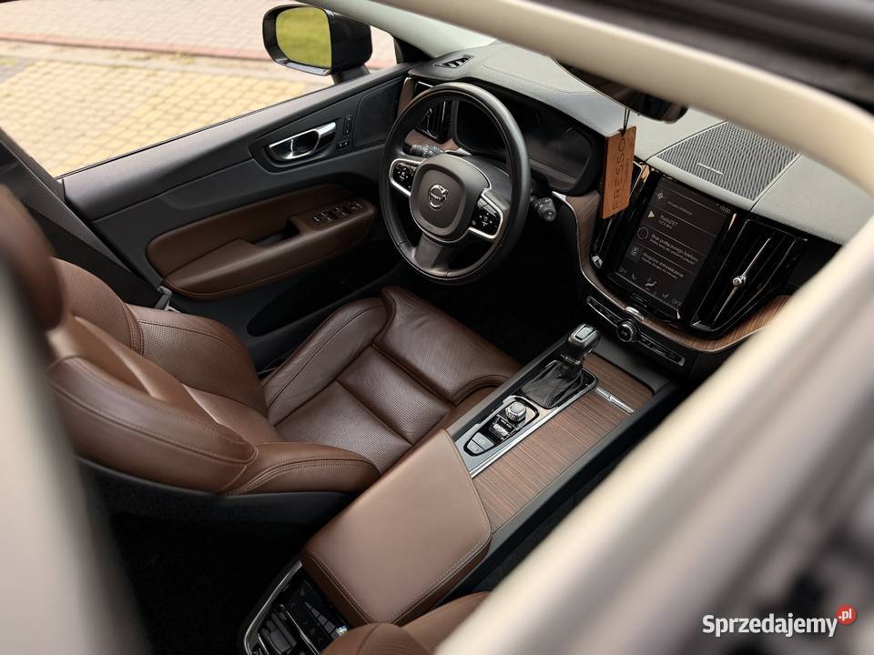 Volvo XC60 T6 Inscription AWD 316 Pine Grey 724 Kołbiel