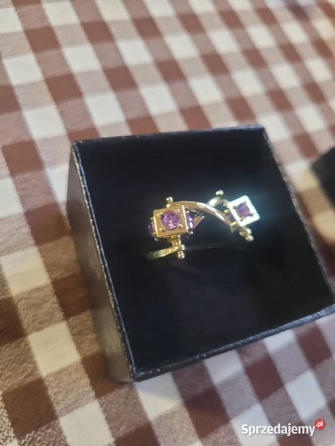 Kolczyki nowe pudełko prezentowe Witkowo sprzedam