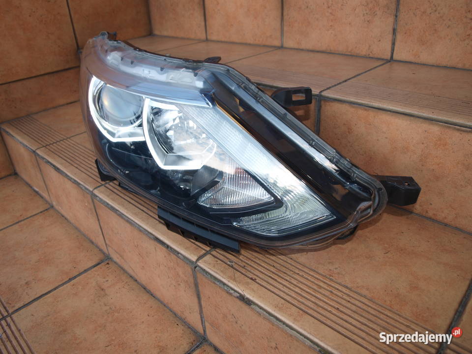 Nissan Qashqai II 2 lampa prawa przód zwykła Led