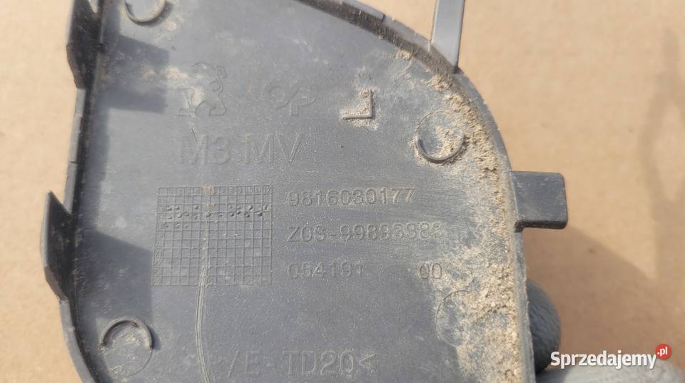 PEUGEOT 301 LIFT 2016 ZAŚLEPKA HAKA ZDERZAKA