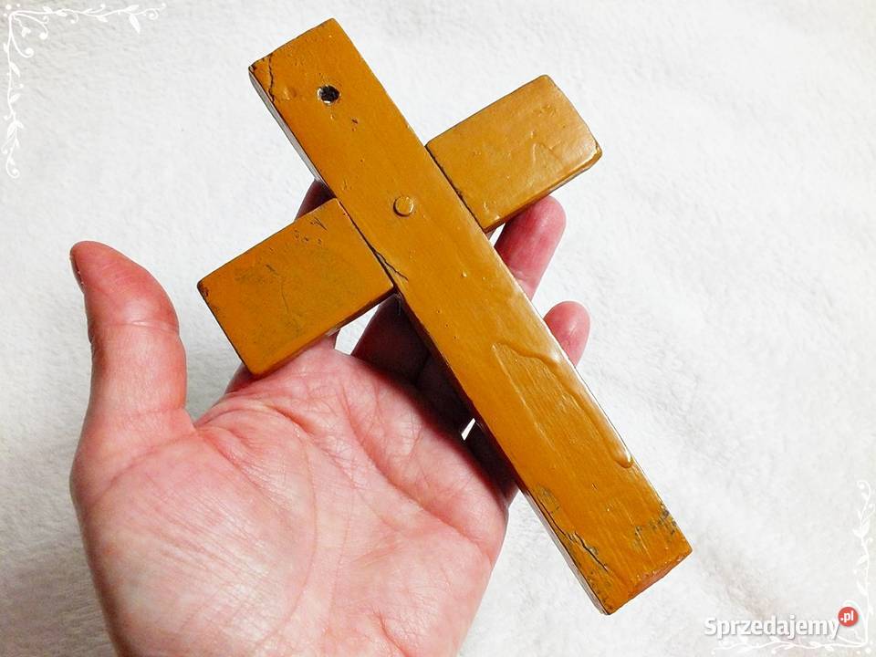 Stary Krzyż z ciemnego drewna do powieszenia Żary