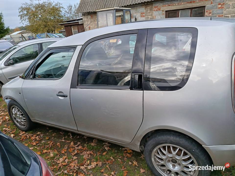 Skoda Roomster 14 51 kW 2007 r dawca części Szklarka Myślniewska