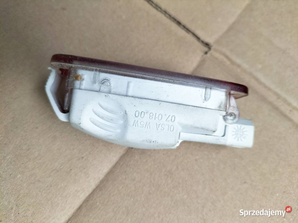 FIAT STILO 46799513 LAMPKA BOCZKA DRZWI PRAWY osobowe Pozostałe Kamień-Kolonia