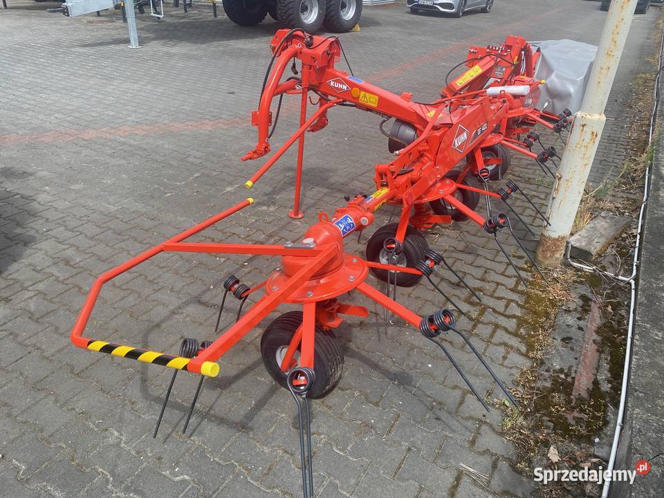 Przetrząsacz karuzelowy KUHN GF 422 Rawa Mazowiecka sprzedam