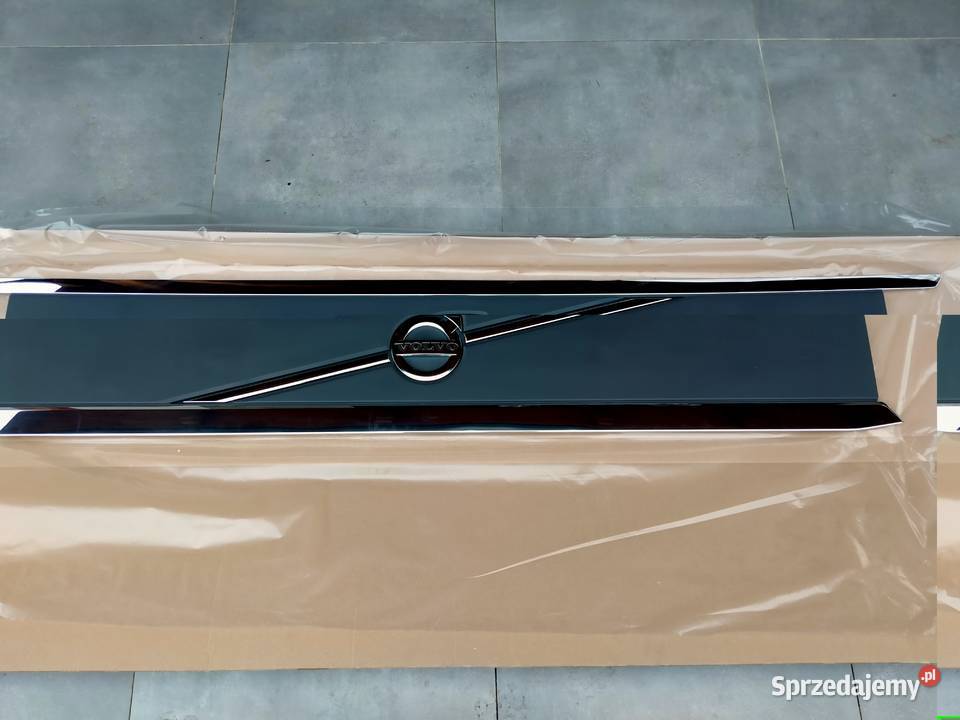 VOLVO FH4 ATRAPA GRILL MASKA 84027588 NOWA Kargowa