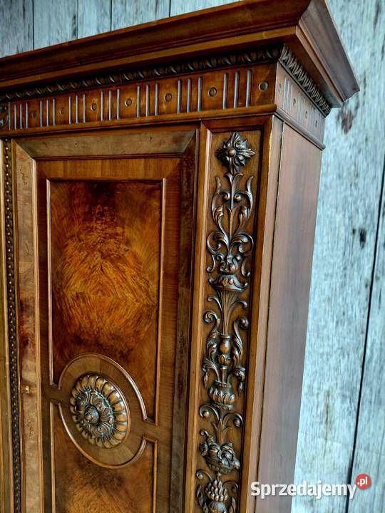 bibliotekarka z lwimi nogami 521 Byczyna