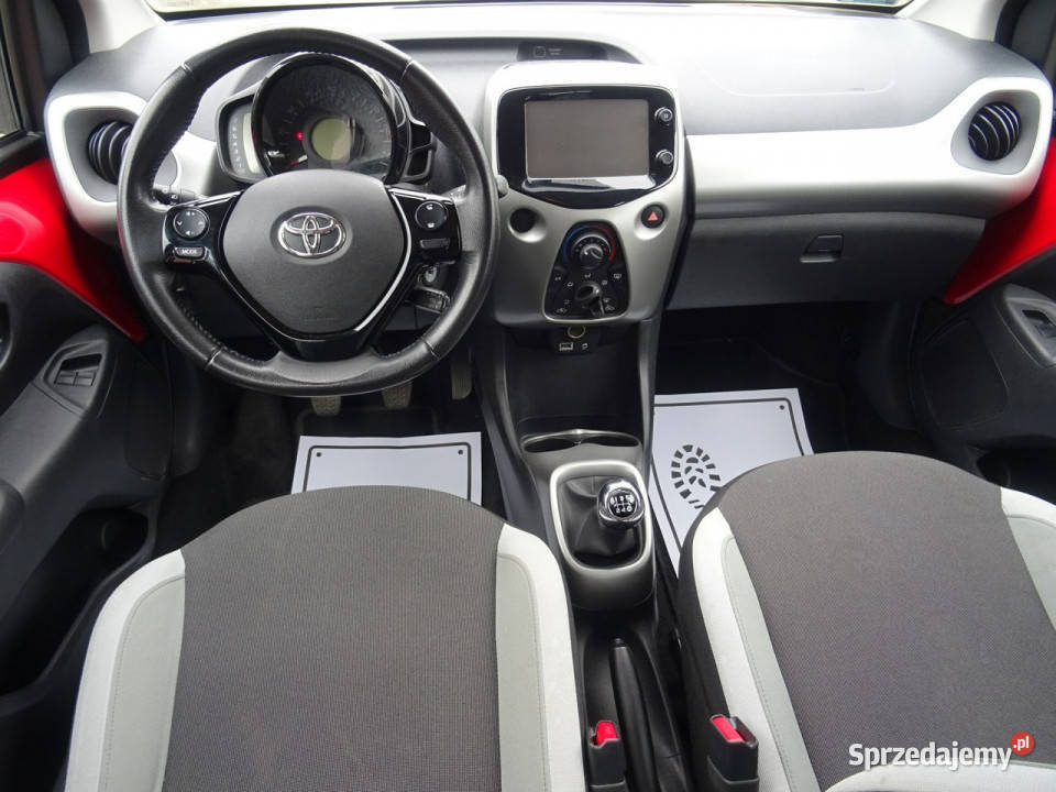 Toyota Aygo 10 VVI XPLAY Samochód w super stanie