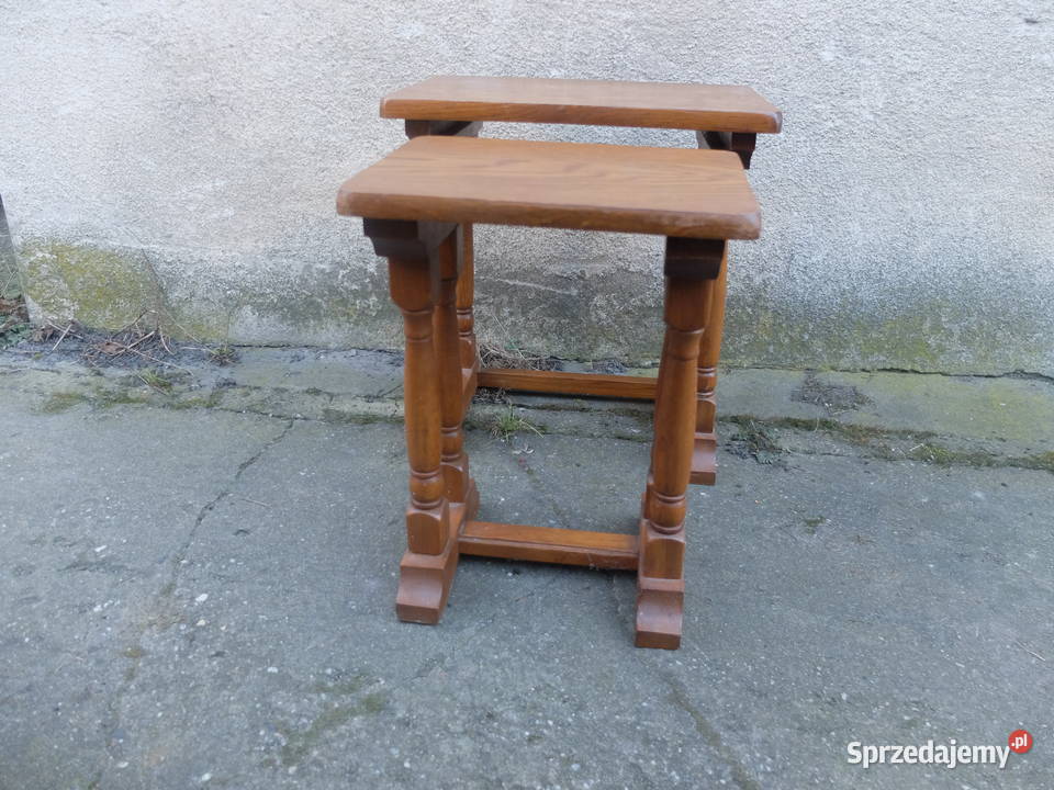 Dwa dębowe stoliki taborety jeden w drugi 777 41cm Kościan