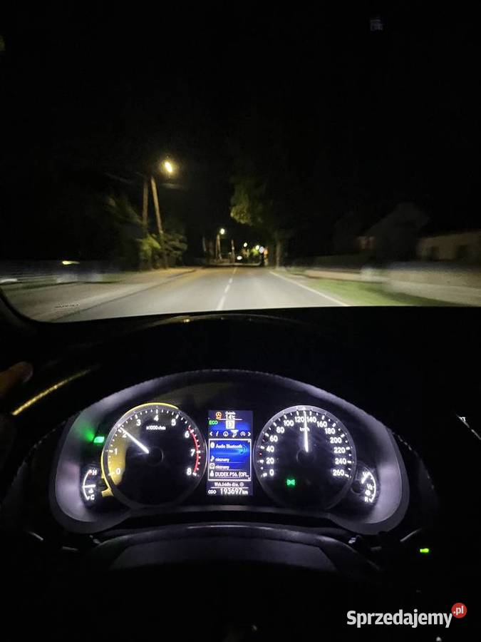 Lexus is200t Rok produkcji 2015 opolskie Prószków